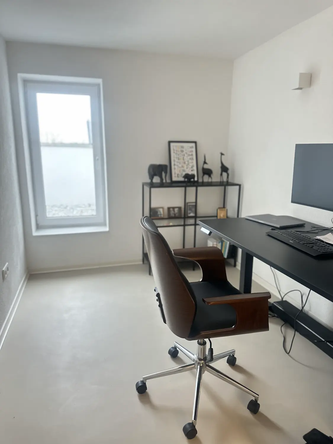 Ewig Bau GmbH - Arbeitstisch